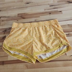 Athleta Shorts Womens Size XL Mesh Racer Run Short 4" Inseam Yellow